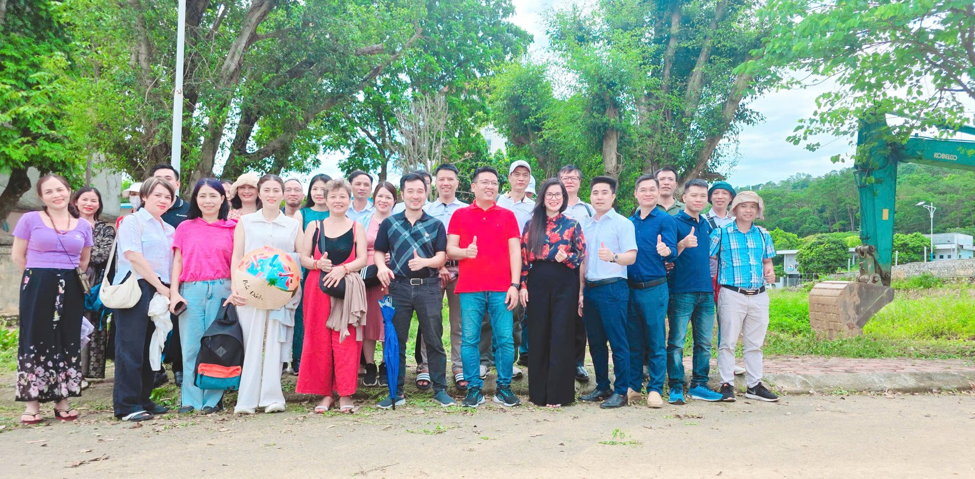 Thực địa khảo sát thị trường cùng thành viên cộng đồng