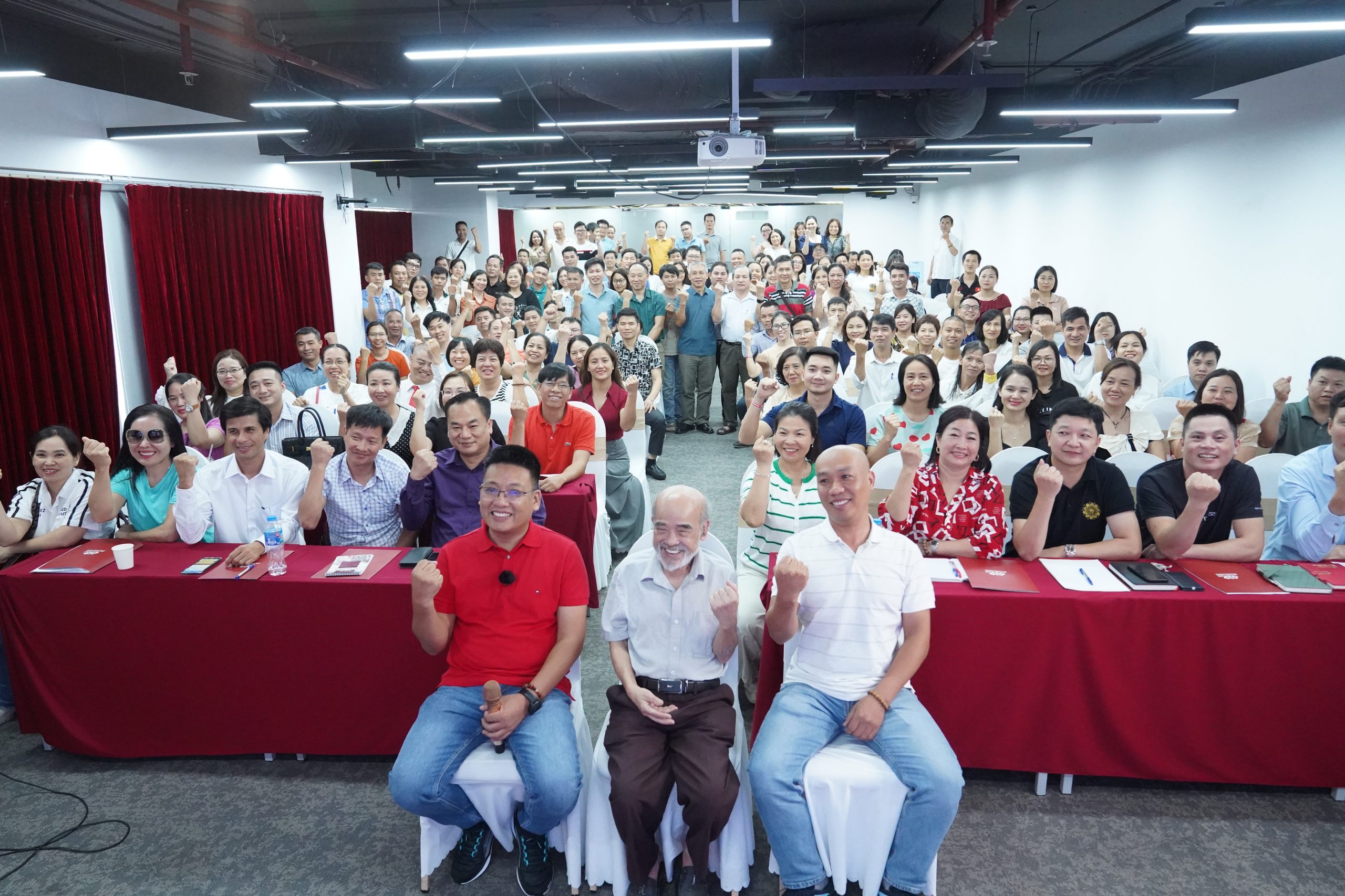Sau tọa đàm — Học viên và chuyên gia