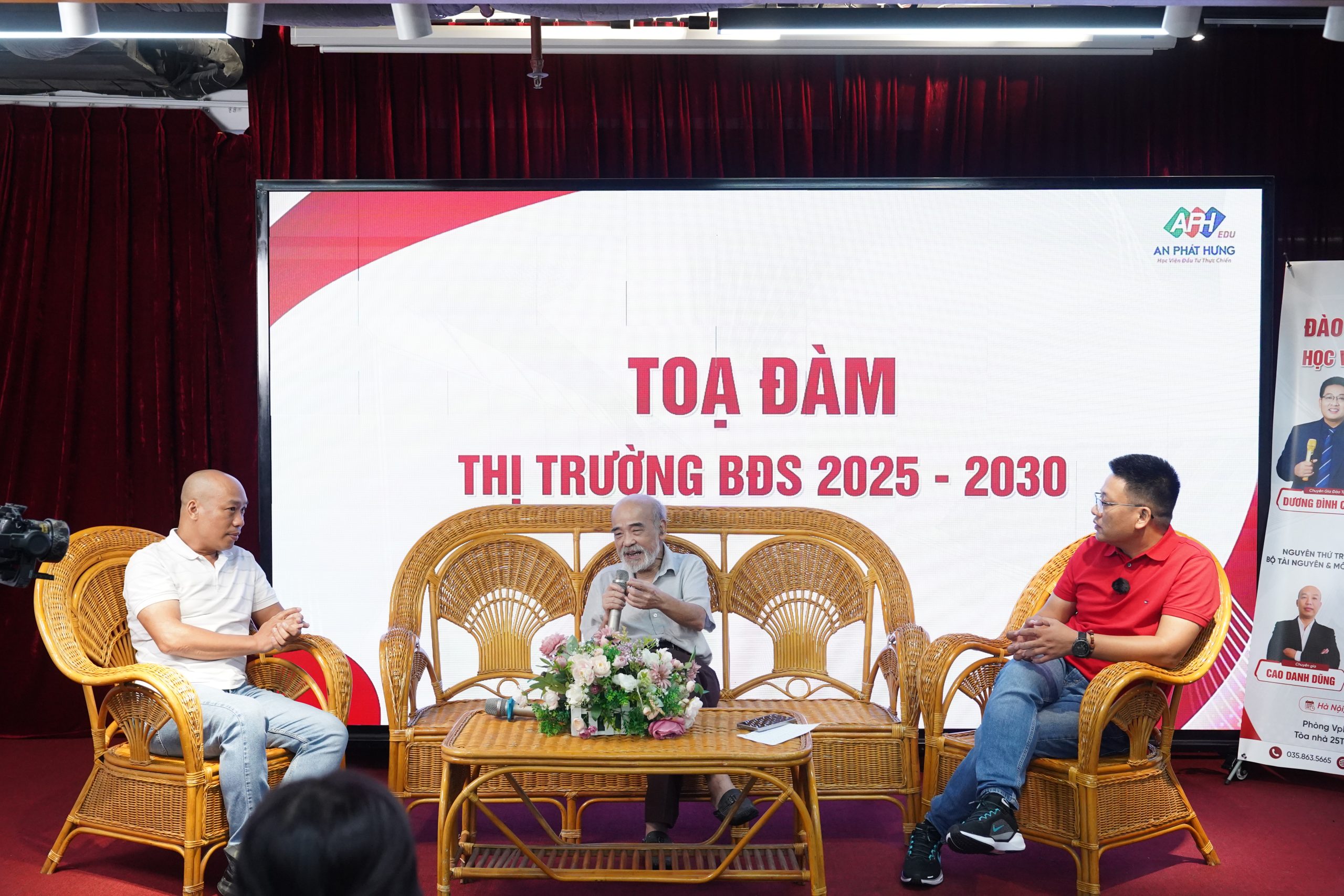 Tọa đàm — Thị trường BĐS 2025–2030 — chuyên gia và nhà đầu tư